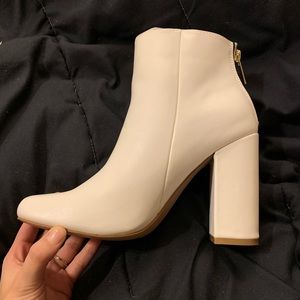 Brand new white leather JustFab boots